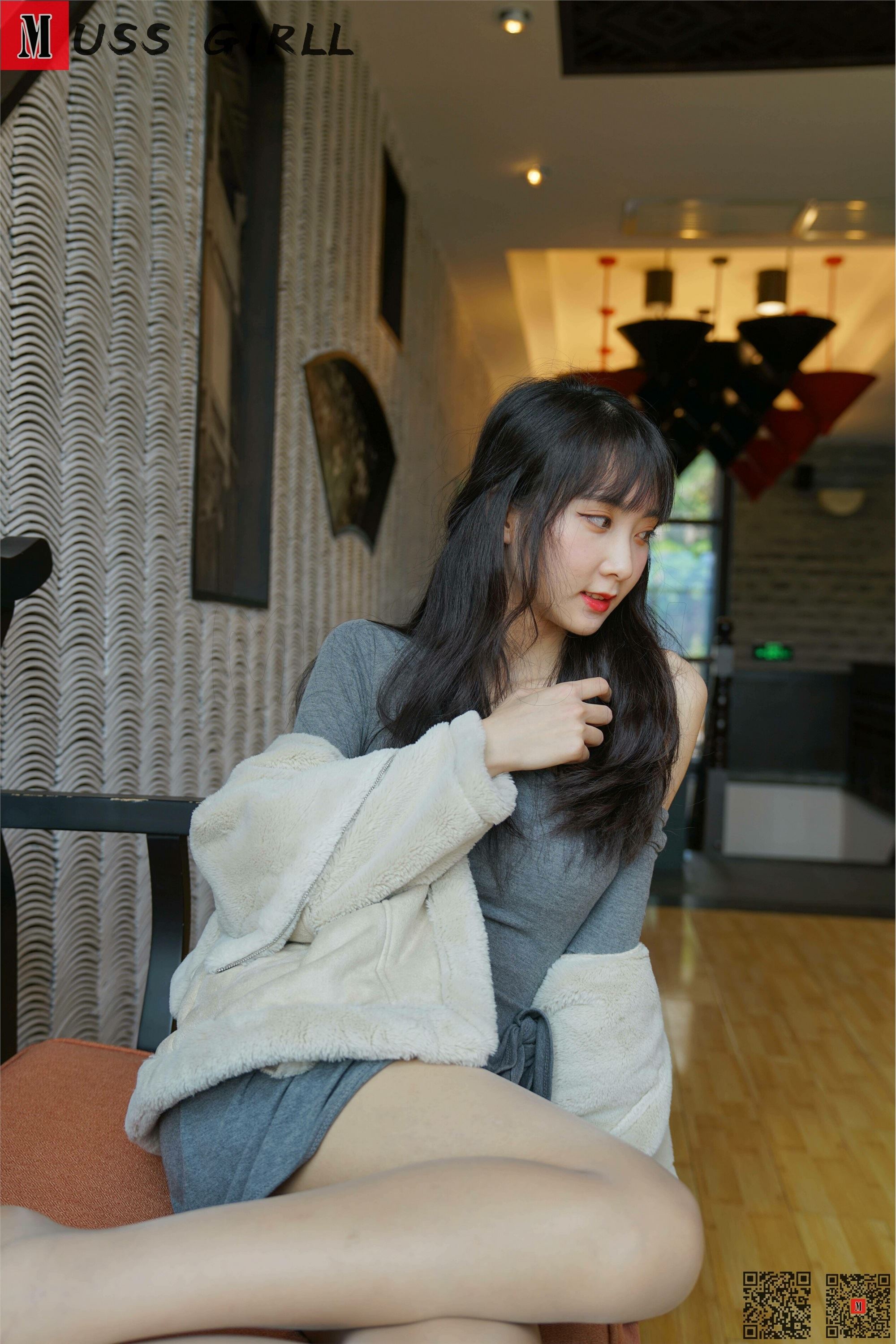 MussGirl慕丝女郎  NO.162 沙发肉丝包臀裙